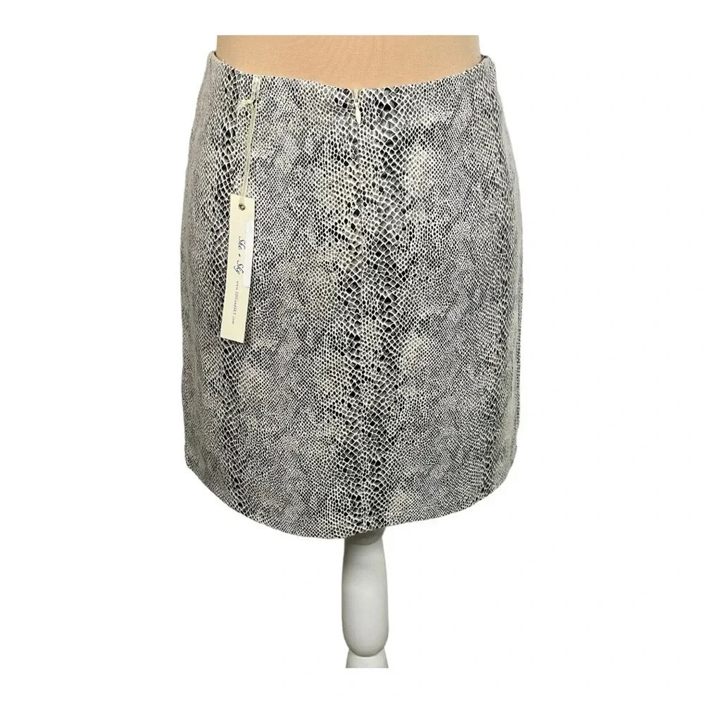 SHE + SKY‎ SNAKE PRINT SKIRT NWT SMALL